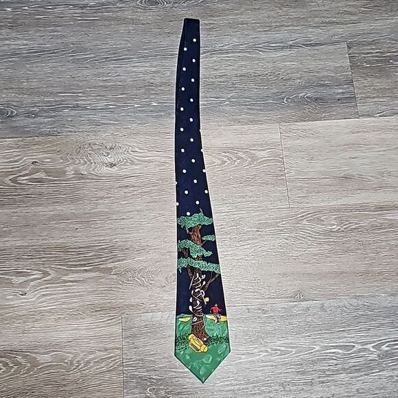 A. Roger's tie 👔 - Picture 2 of 5